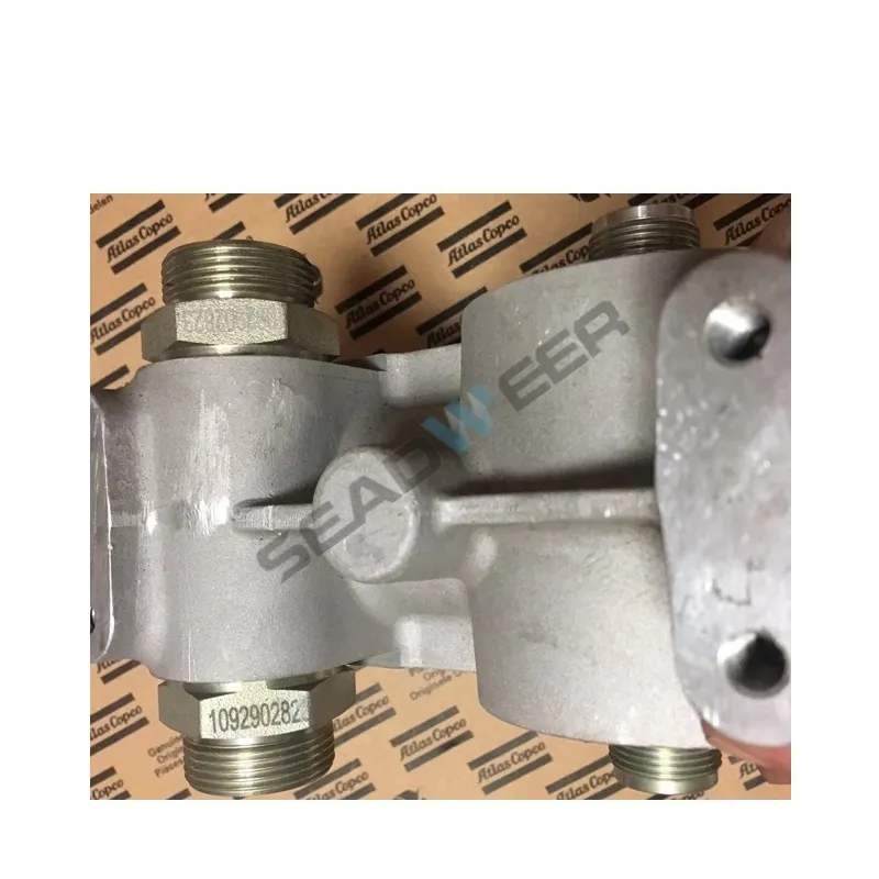Atlas Air Compressor Spare Part 1622657000 Oil Filter Base 2