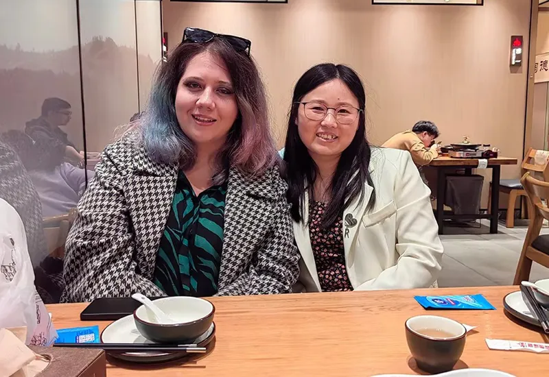saler Cathy Lu with customer
